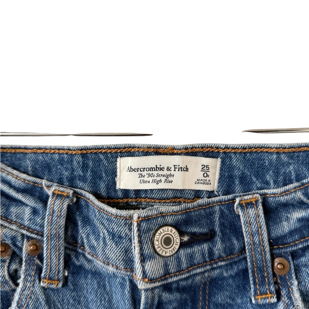 ABERCROMBIE & FITCH The 90’s Straight Ultra High Rise Jeans - Picture 6 of 8